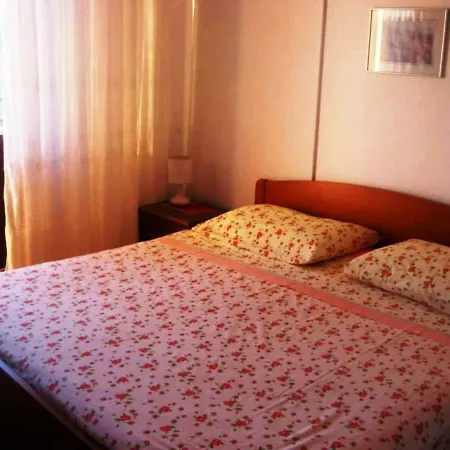 Apartment Jelsa Apartments *