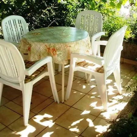 Jelsa Apartments Apartamento